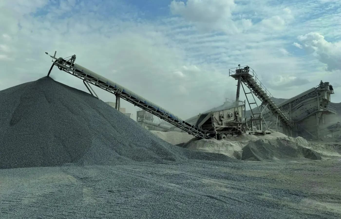 Limestone crushing and screening conveyors at the production plant